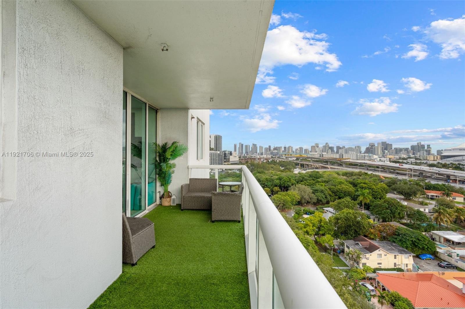 TERRAZAS RIVERPARK VILLAG - Residential