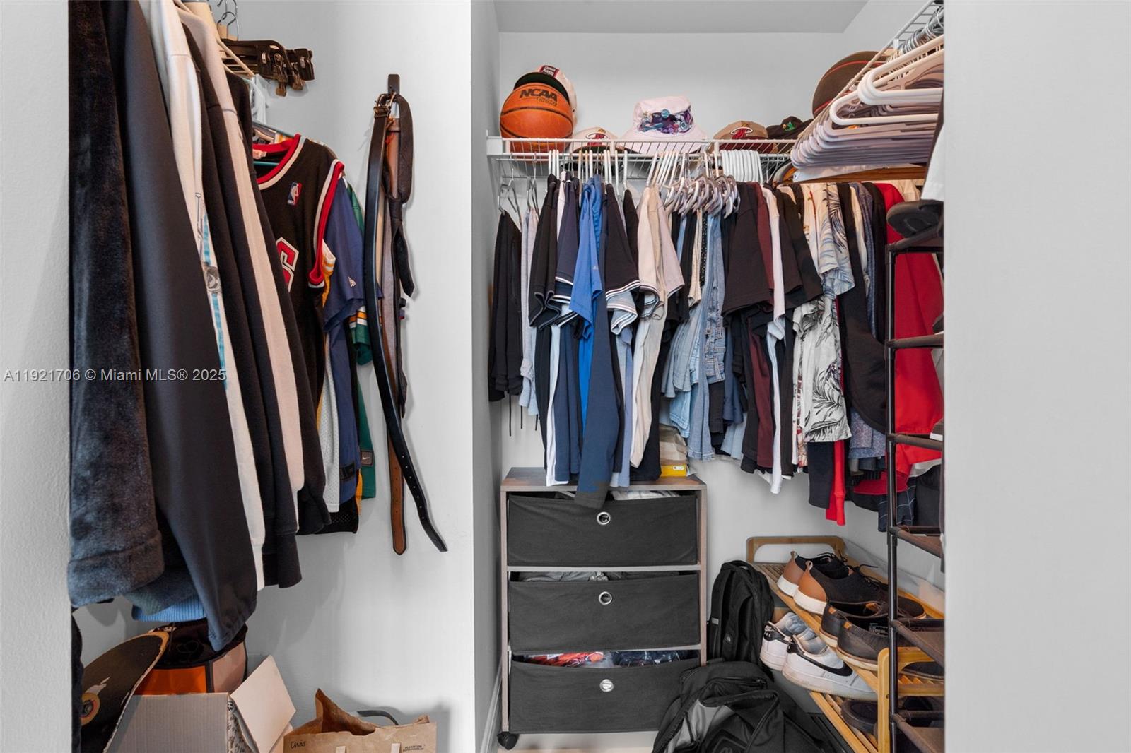 TERRAZAS RIVERPARK VILLAG - Residential