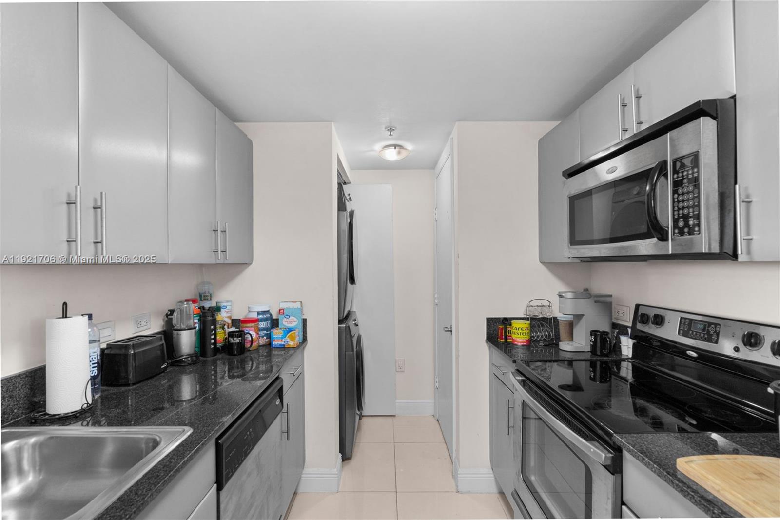 TERRAZAS RIVERPARK VILLAG - Residential