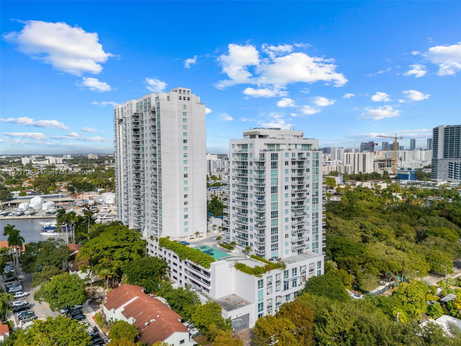 TERRAZAS RIVERPARK VILLAG - Residential