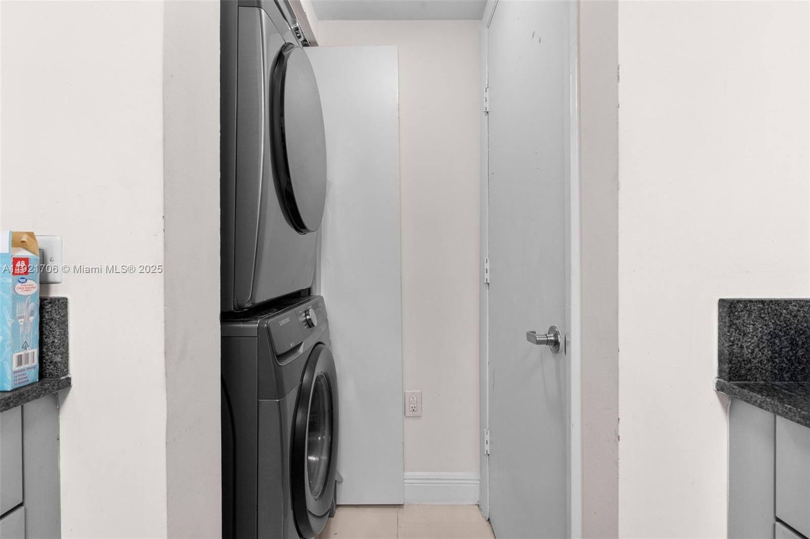 TERRAZAS RIVERPARK VILLAG - Residential