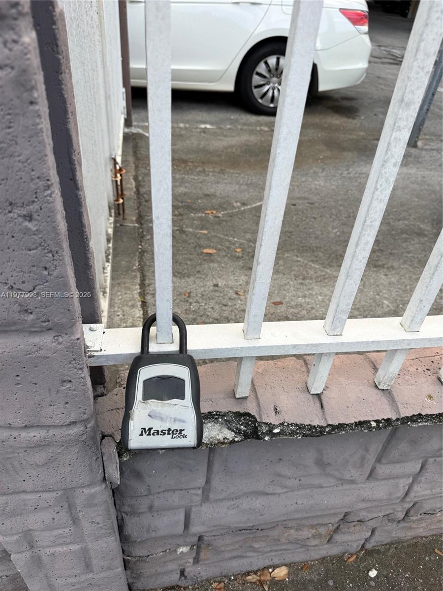 MELROSE APARTMENTS I COND - Residential Lease