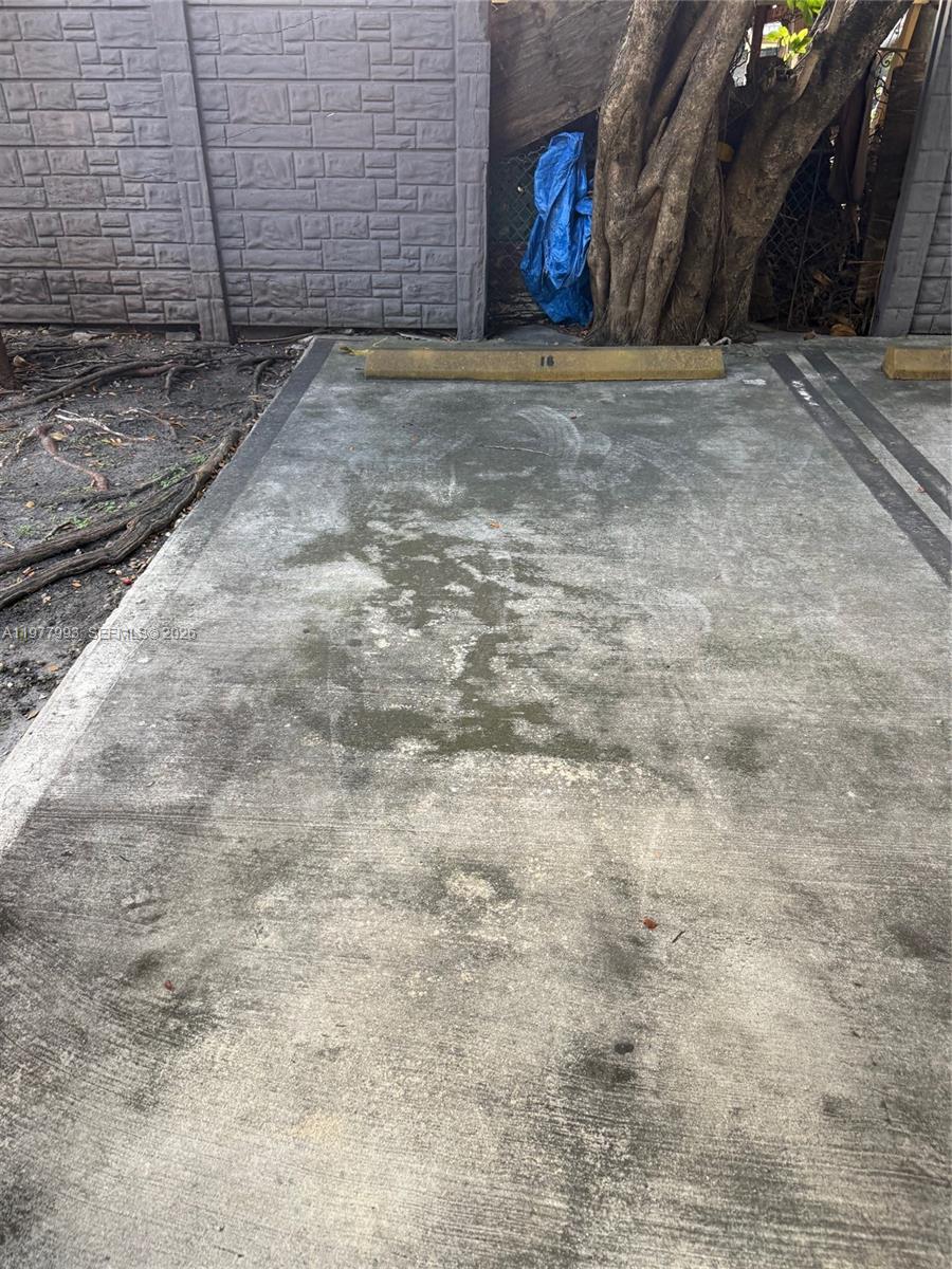 MELROSE APARTMENTS I COND - Residential Lease