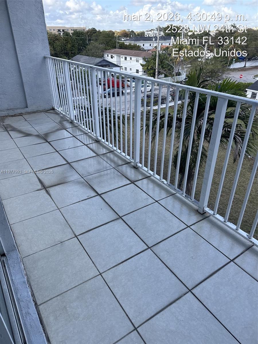 MELROSE APARTMENTS I COND - Residential Lease