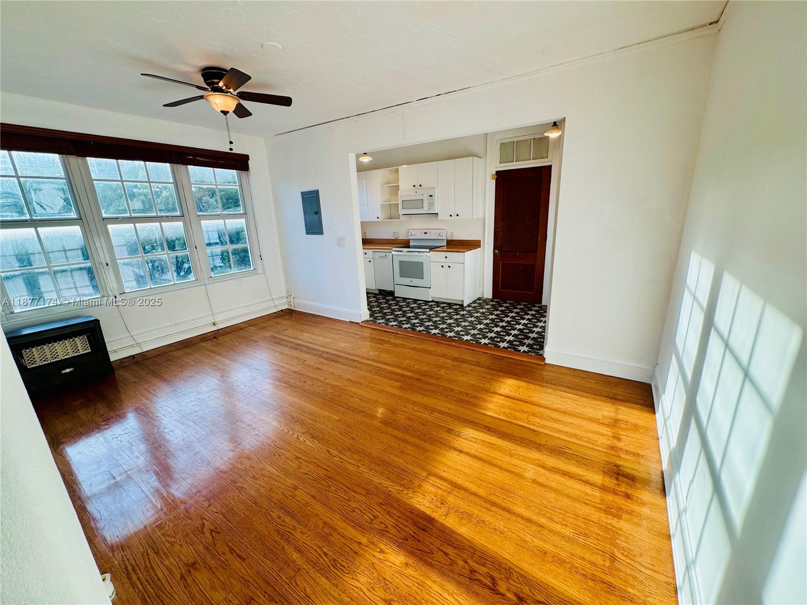 BEVERLY TERRACE MANOR CON - Residential Lease