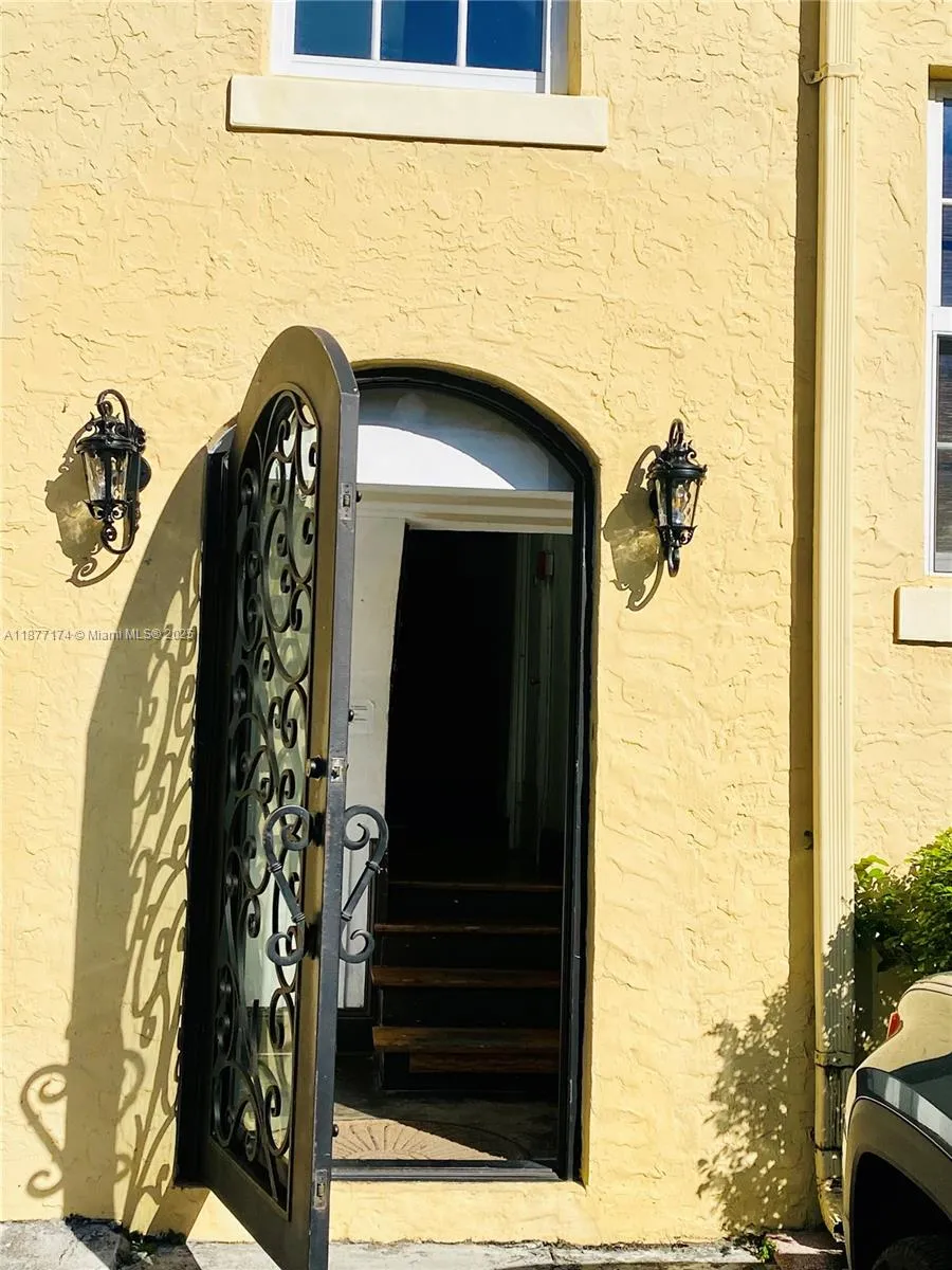 Miami, Florida 33137, United States, 2 Bedrooms Bedrooms, ,1 BathroomBathrooms,Residential,Active,208813