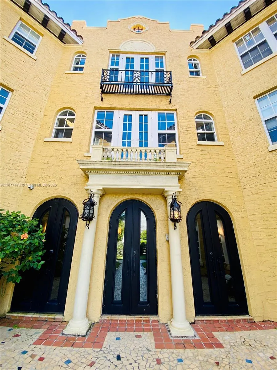 Miami, Florida 33137, United States, 2 Bedrooms Bedrooms, ,1 BathroomBathrooms,Residential,Active,208813