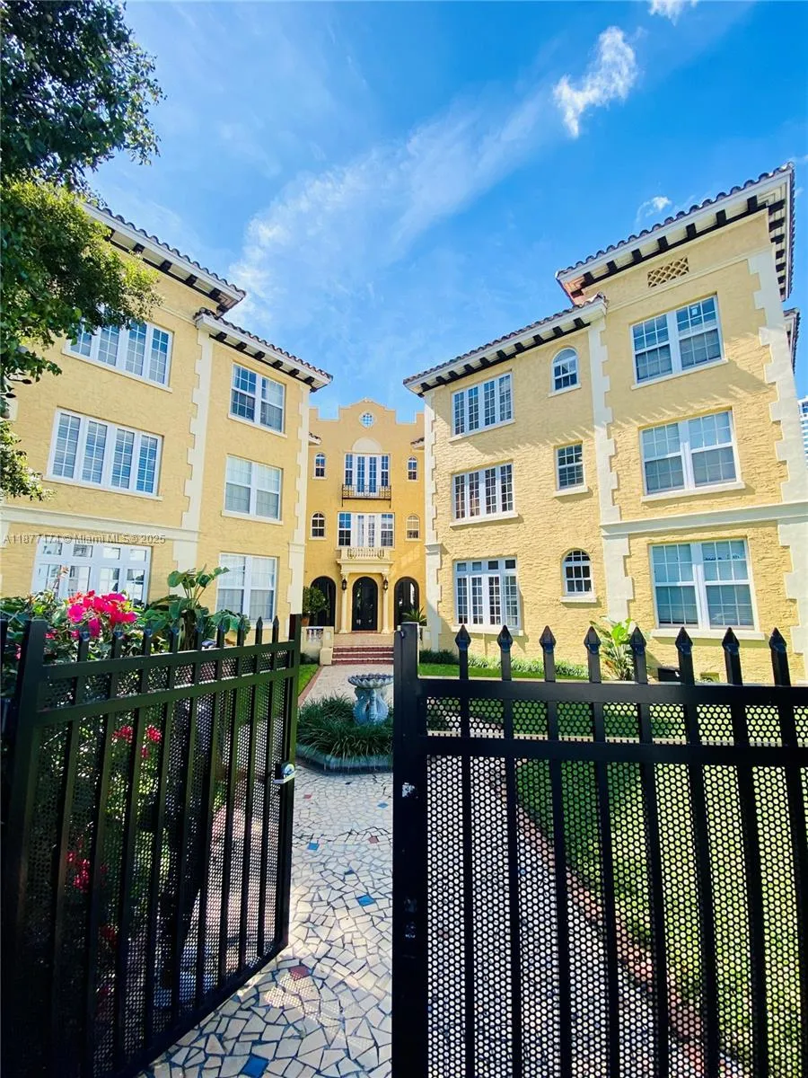 Miami, Florida 33137, United States, 2 Bedrooms Bedrooms, ,1 BathroomBathrooms,Residential,Active,208813