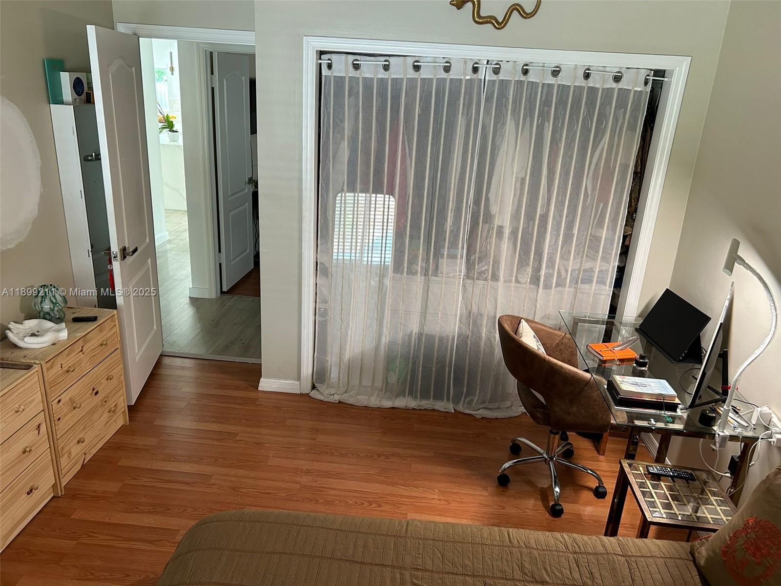 HAMMOCKS SHORES 3RD ADDN - Residential