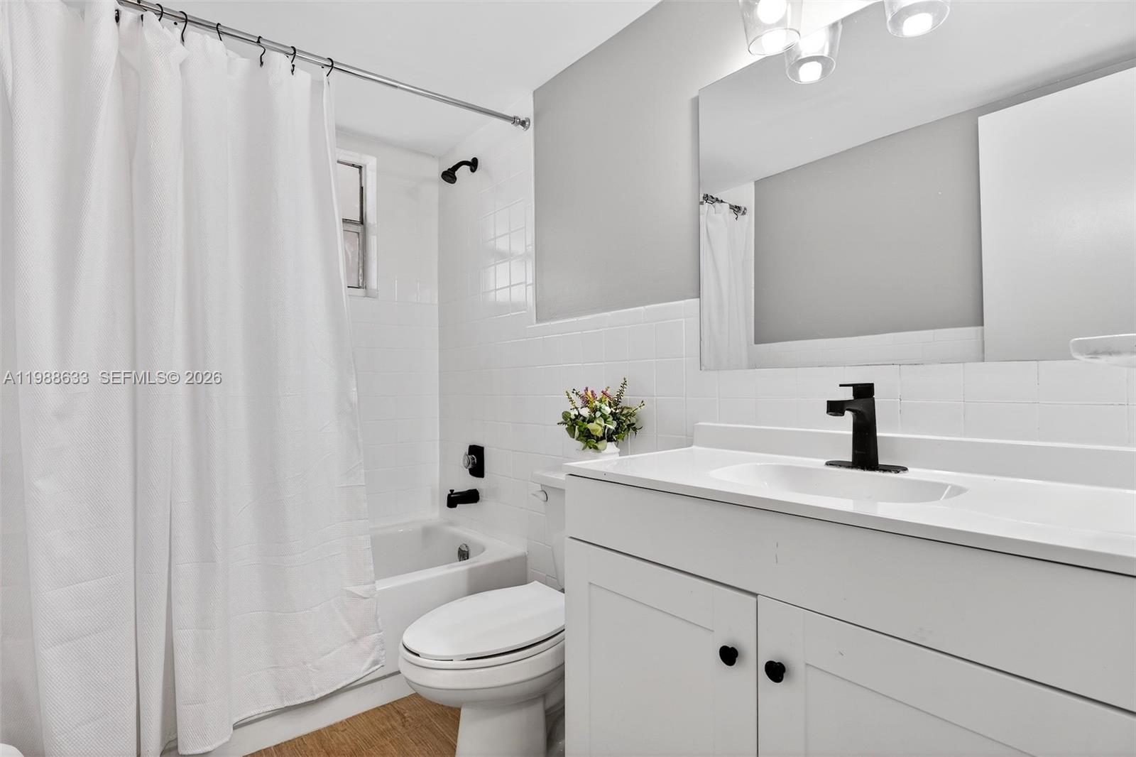 NOVA GARDENS CONDO - Residential