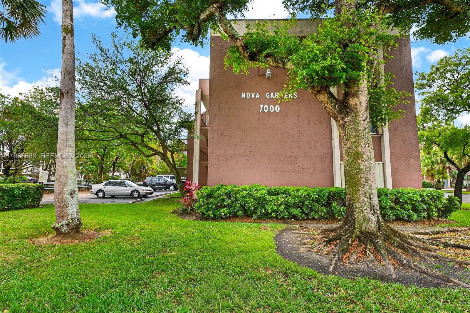 NOVA GARDENS CONDO - Residential