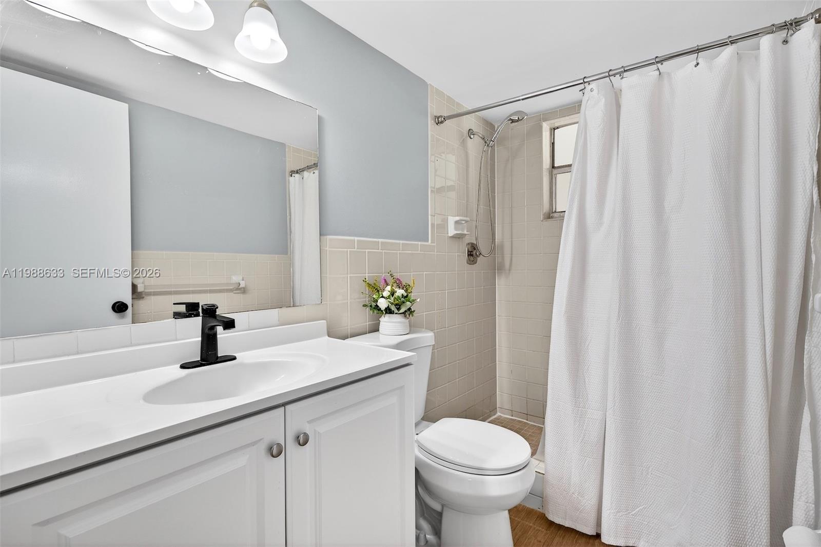 NOVA GARDENS CONDO - Residential