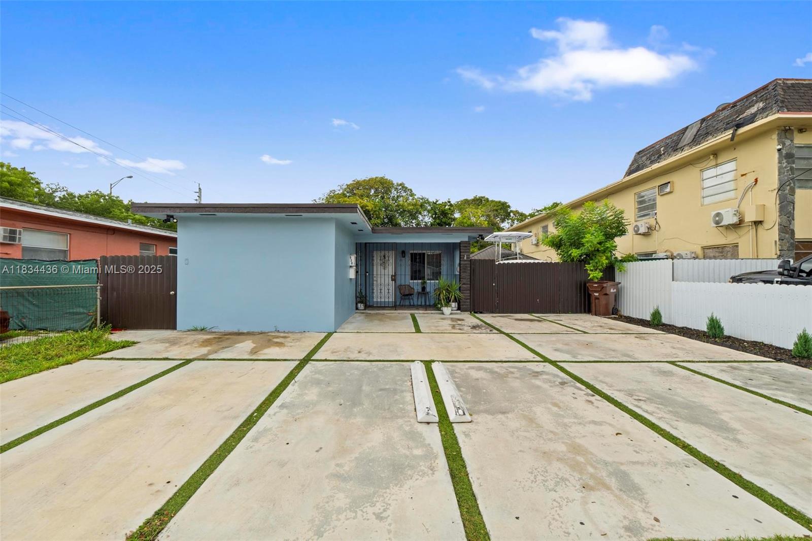 Fantastic investment opportunity! This beautifully maintained duplex offers two spacious units, each featuring 2 bedrooms and 1 bathroom. With a total living area of 1,912 sq ft, the property has been recently upgraded with a brand-new roof, new A/C units, new fence, and fresh exterior and interior paint. No open permits or city violations – move-in or rent-ready! Whether you're looking to live in one unit and rent the other, or add a solid property to your portfolio, this is the one!
A video of the property is available—please contact the listing agent to view it or for more information.