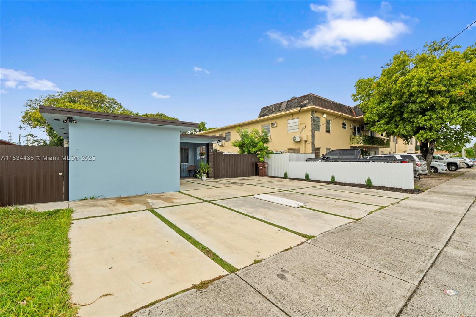 938 SE 12th St