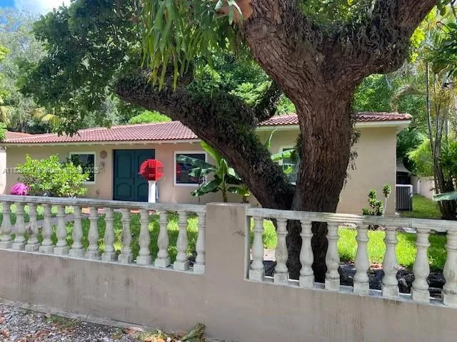 Miami, Florida 33134, United States, 3 Bedrooms Bedrooms, ,2 BathroomsBathrooms,Residential,Active,160965