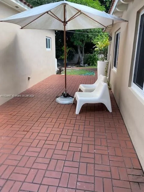 Miami, Florida 33134, United States, 3 Bedrooms Bedrooms, ,2 BathroomsBathrooms,Residential,Active,160965