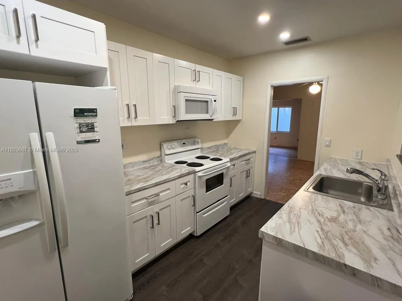 Miami, Florida 33134, United States, 3 Bedrooms Bedrooms, ,2 BathroomsBathrooms,Residential,Active,160965