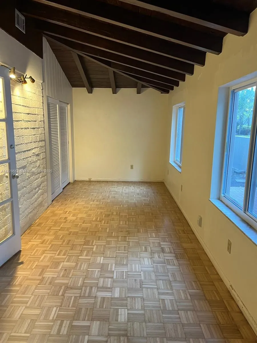 Miami, Florida 33134, United States, 3 Bedrooms Bedrooms, ,2 BathroomsBathrooms,Residential,Active,160965