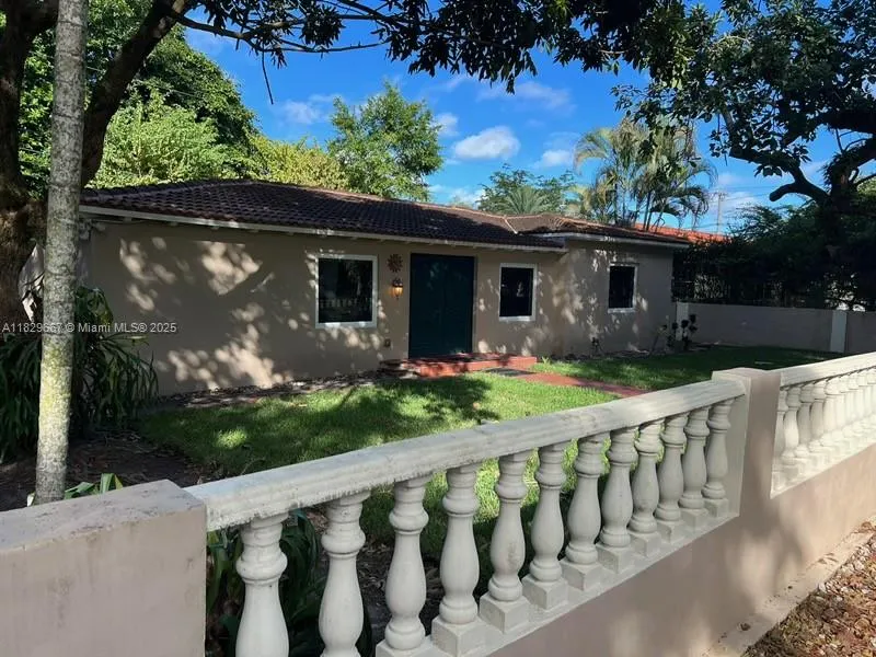 Miami, Florida 33134, United States, 3 Bedrooms Bedrooms, ,2 BathroomsBathrooms,Residential,Active,160965