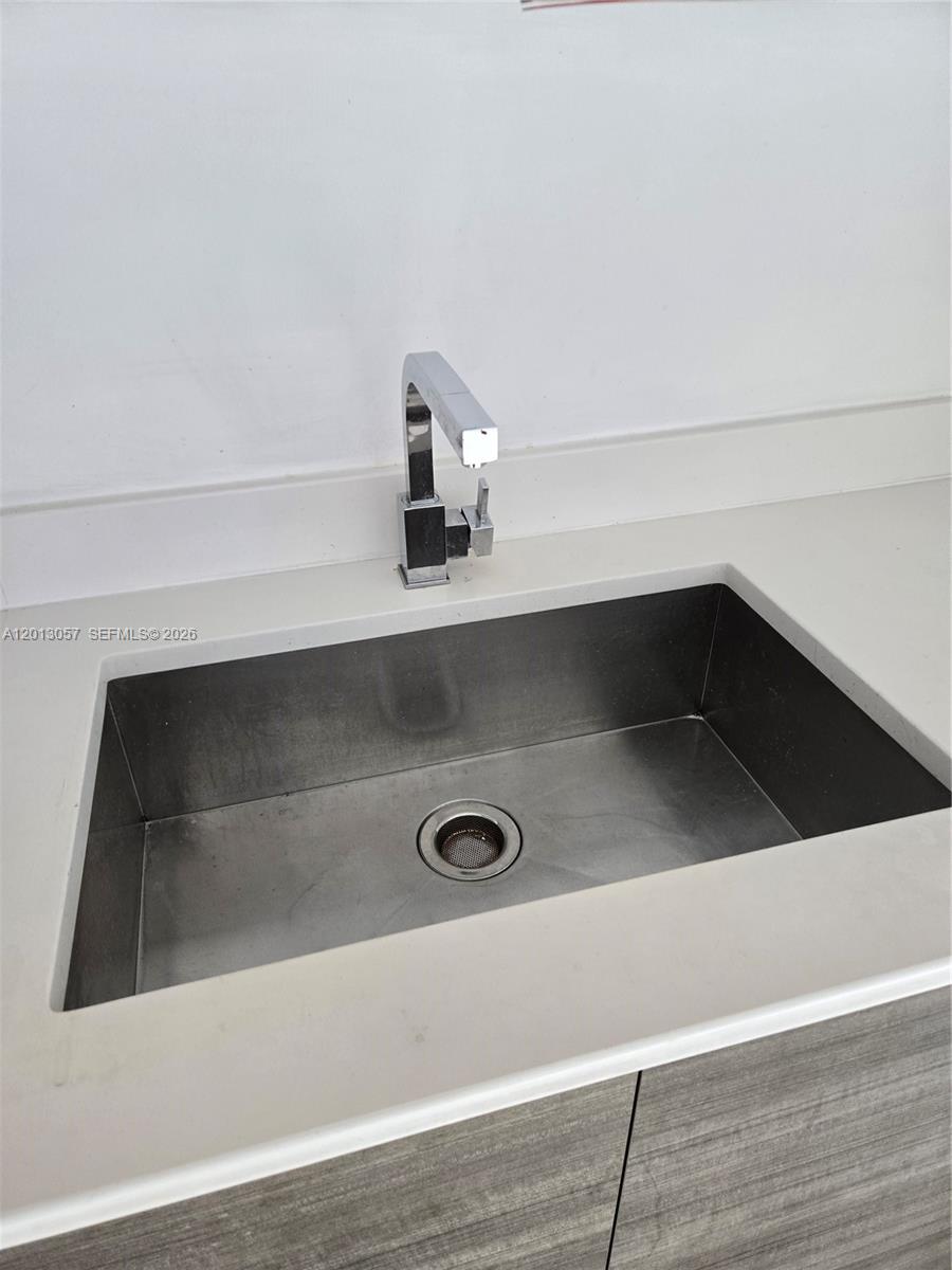 1100 MILLECENTO RESIDENCE - Residential Lease