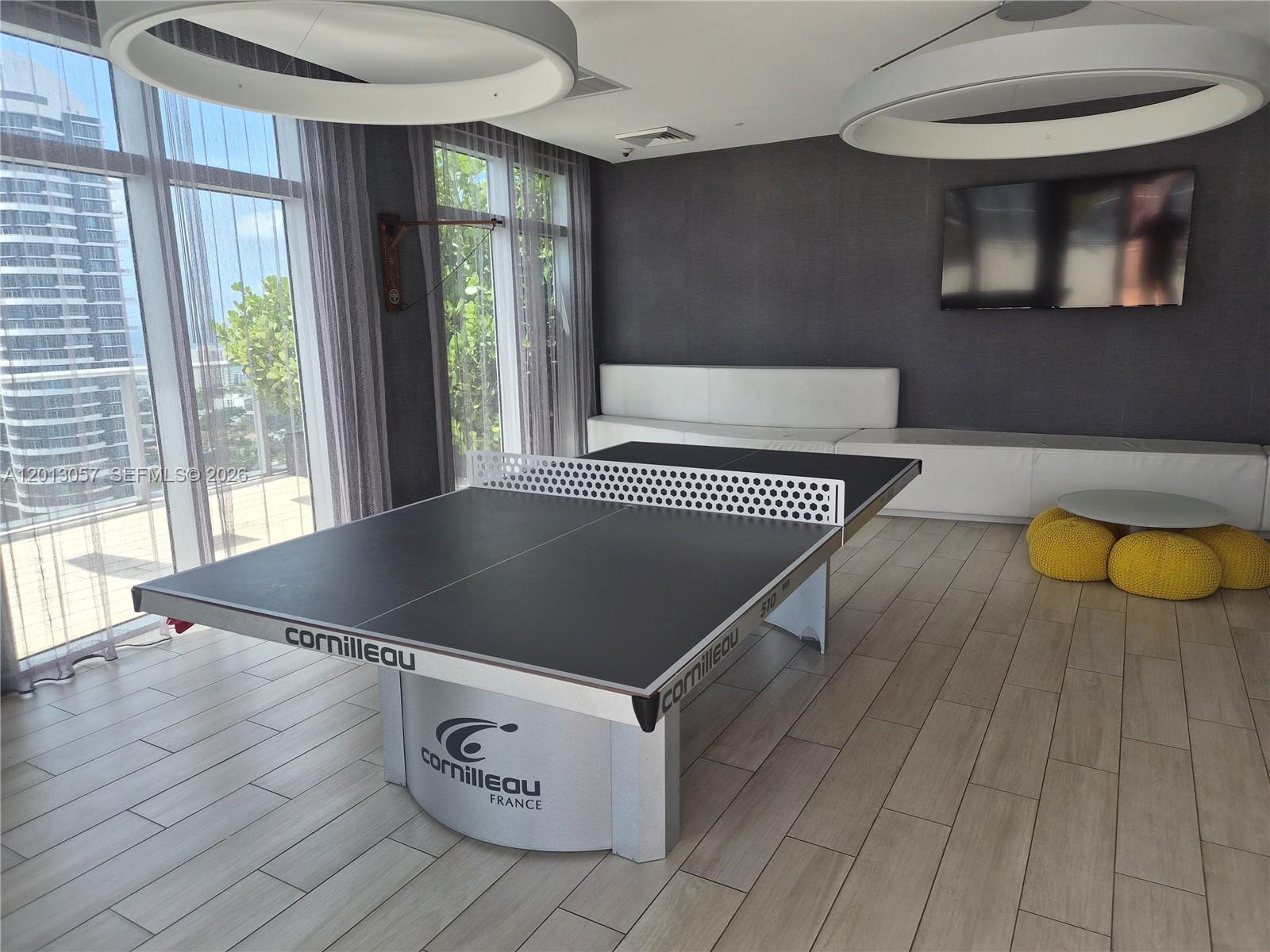 1100 MILLECENTO RESIDENCE - Residential Lease
