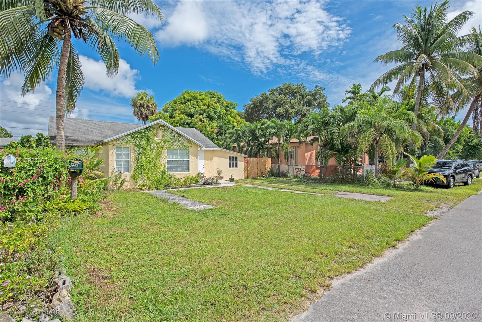 HOLLYWOOD PARK - Residential