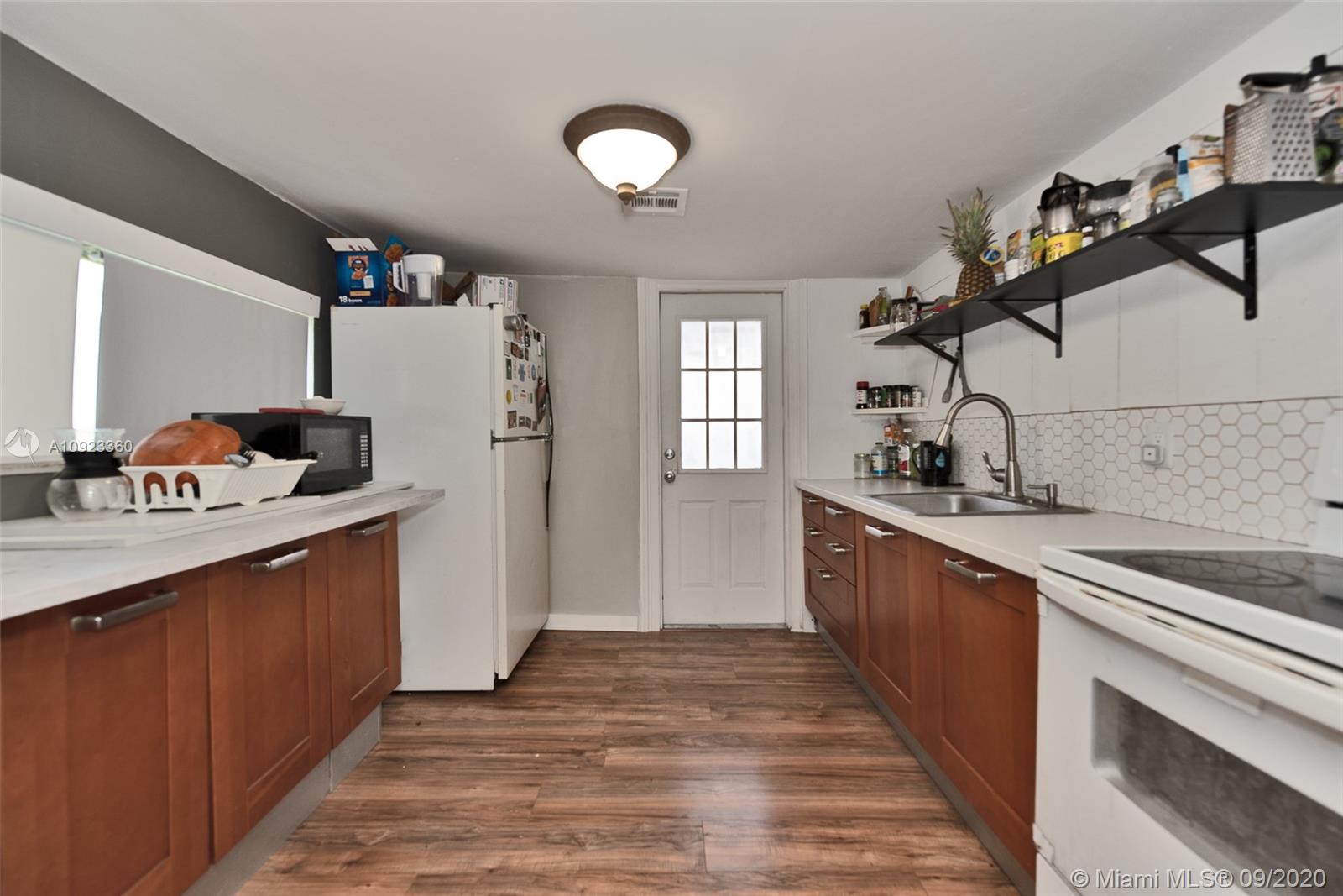 HOLLYWOOD PARK - Residential