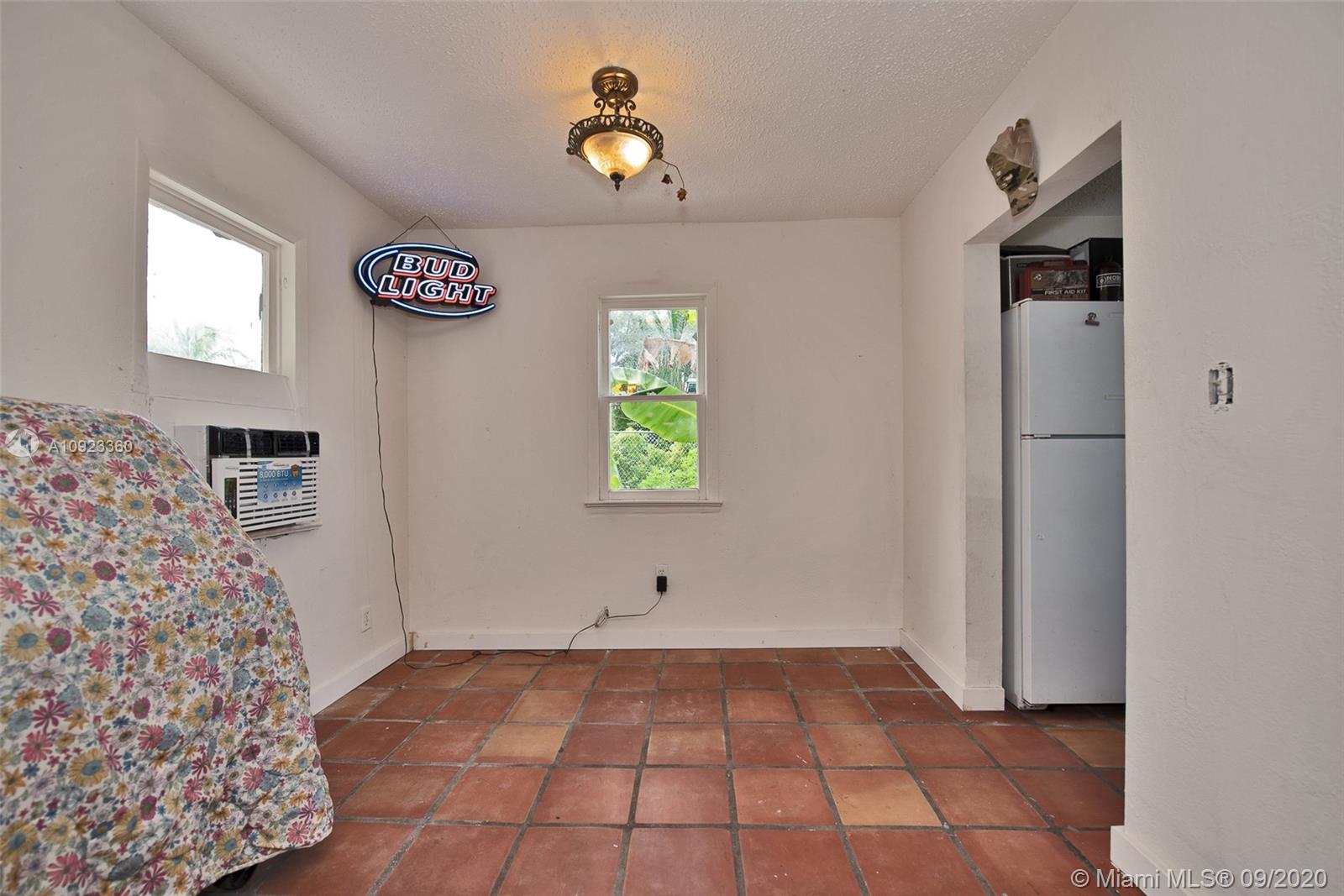 HOLLYWOOD PARK - Residential