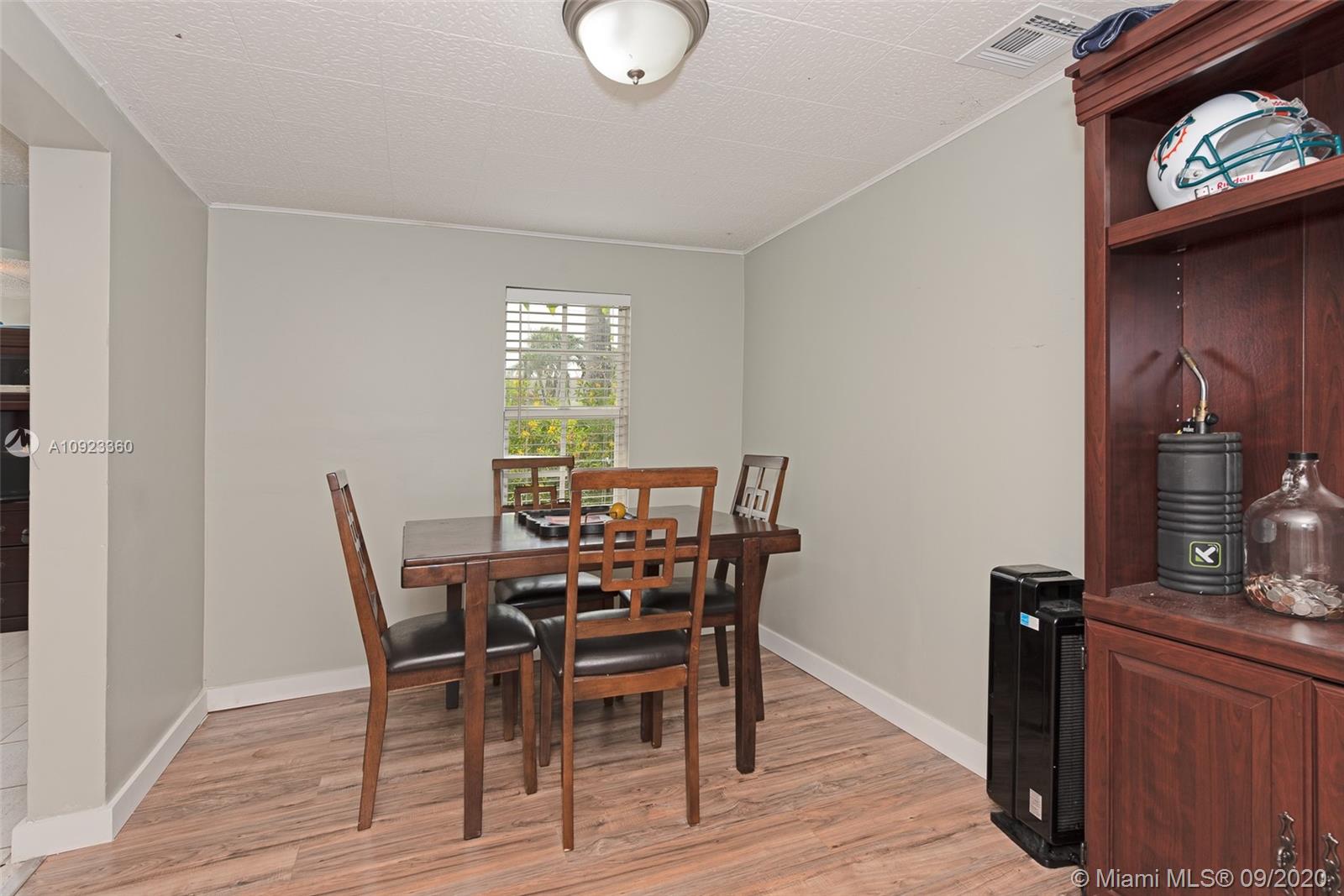 HOLLYWOOD PARK - Residential