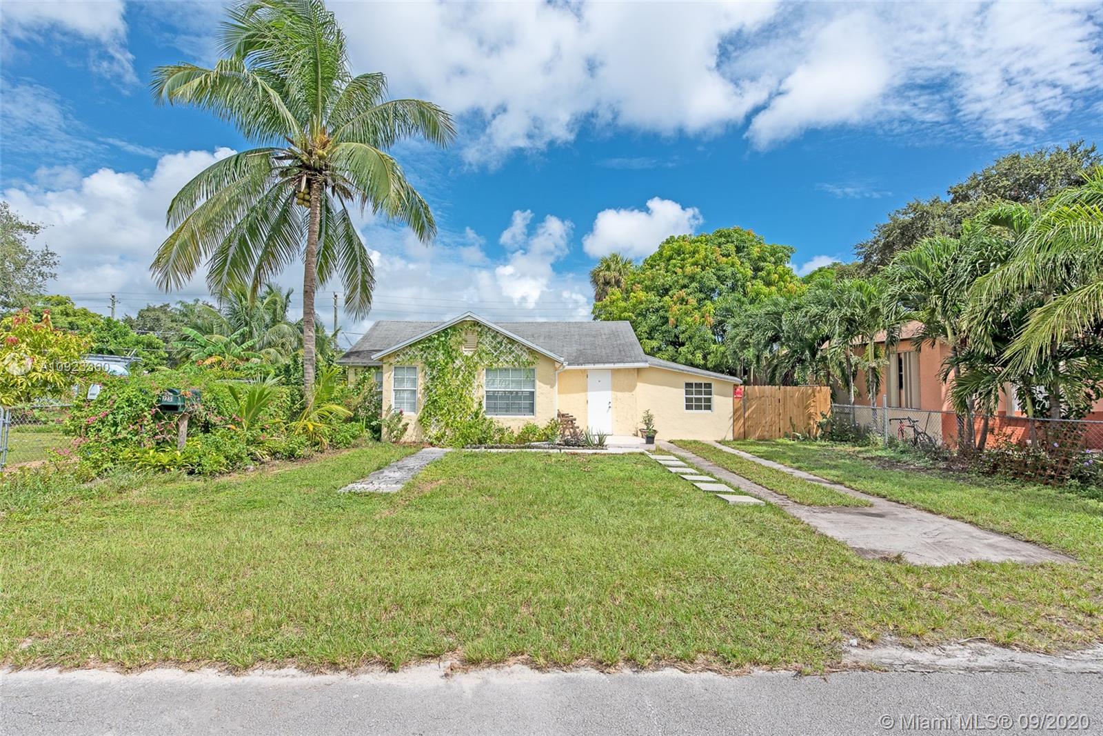 HOLLYWOOD PARK - Residential