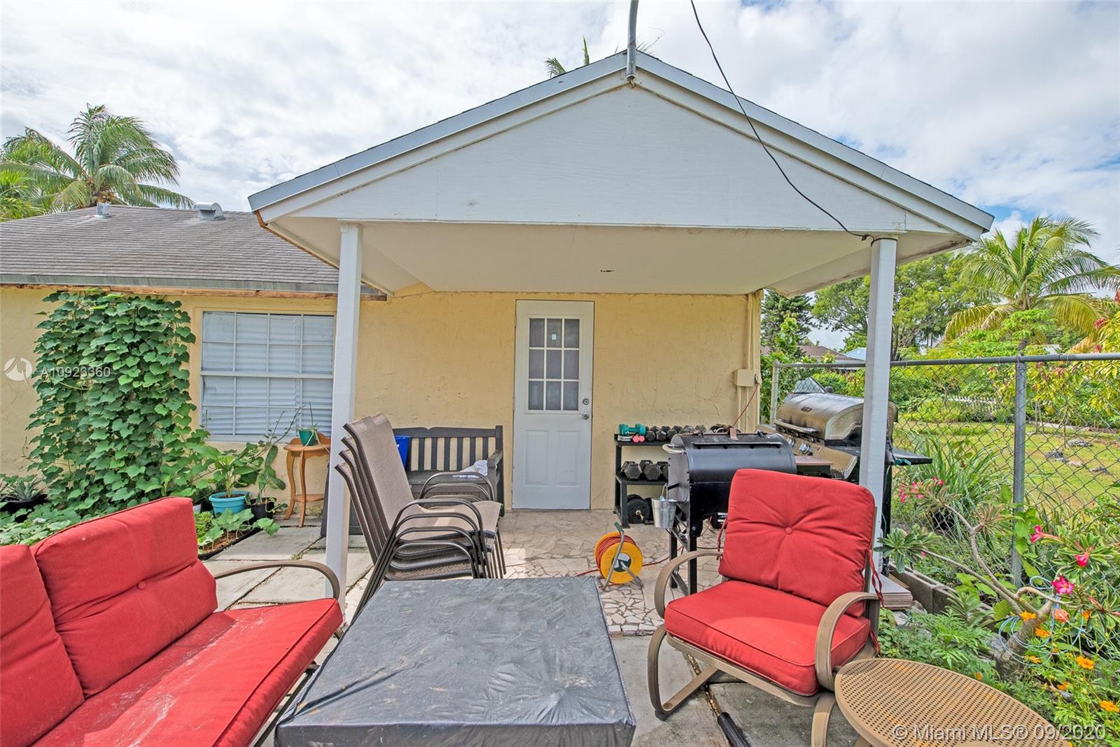 HOLLYWOOD PARK - Residential