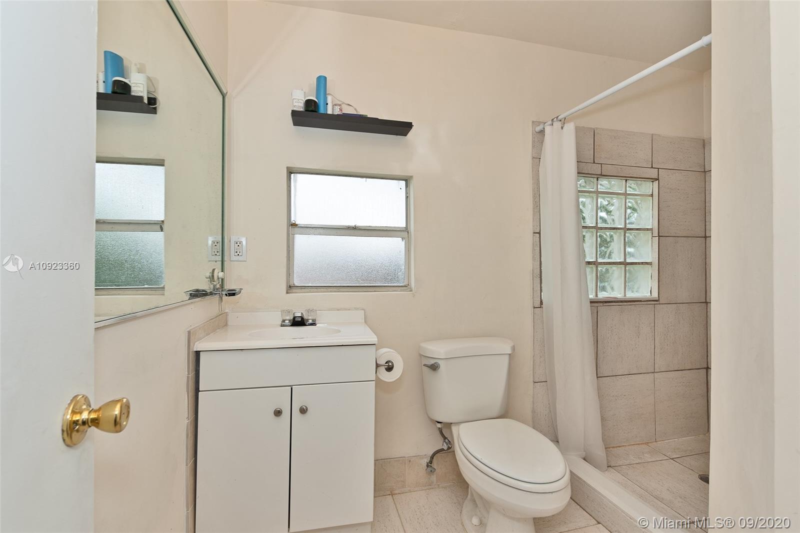 HOLLYWOOD PARK - Residential