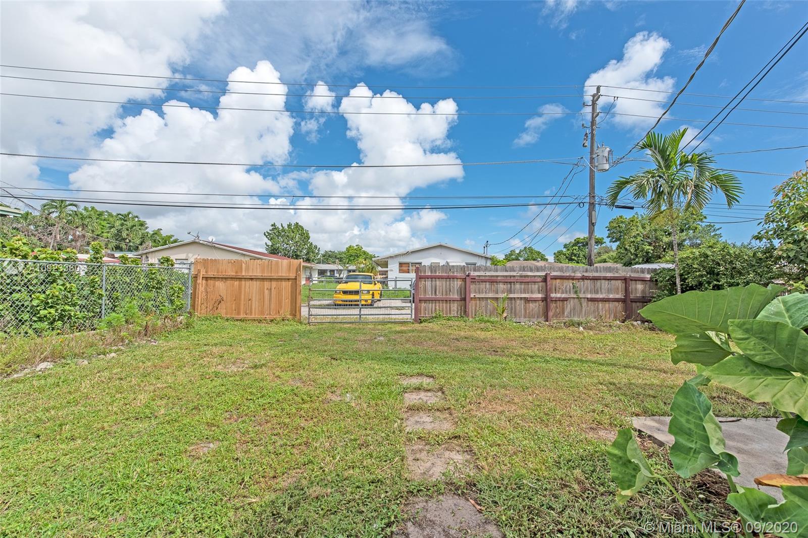 HOLLYWOOD PARK - Residential