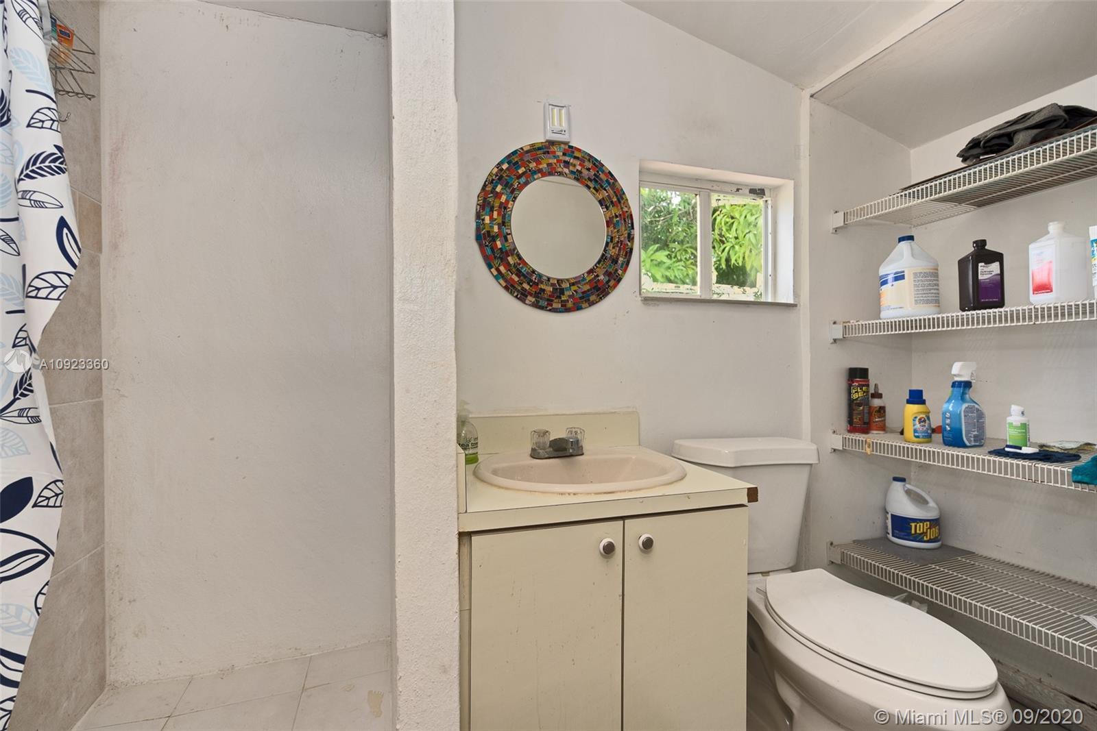 HOLLYWOOD PARK - Residential