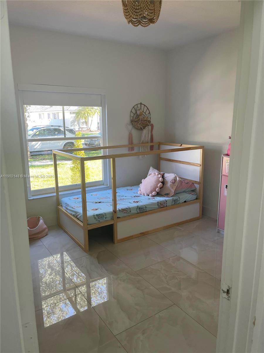 SUNSET LAKES PLAT TWO - Residential