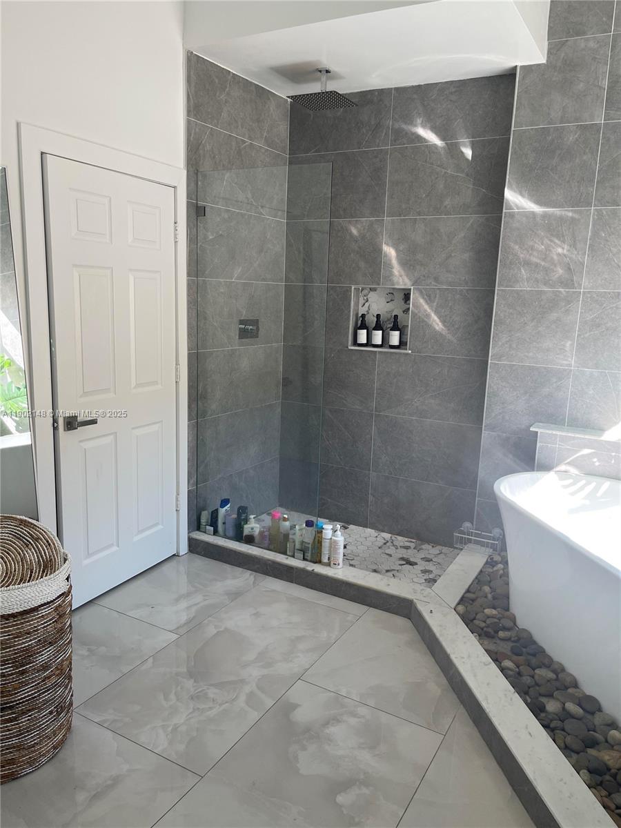 SUNSET LAKES PLAT TWO - Residential