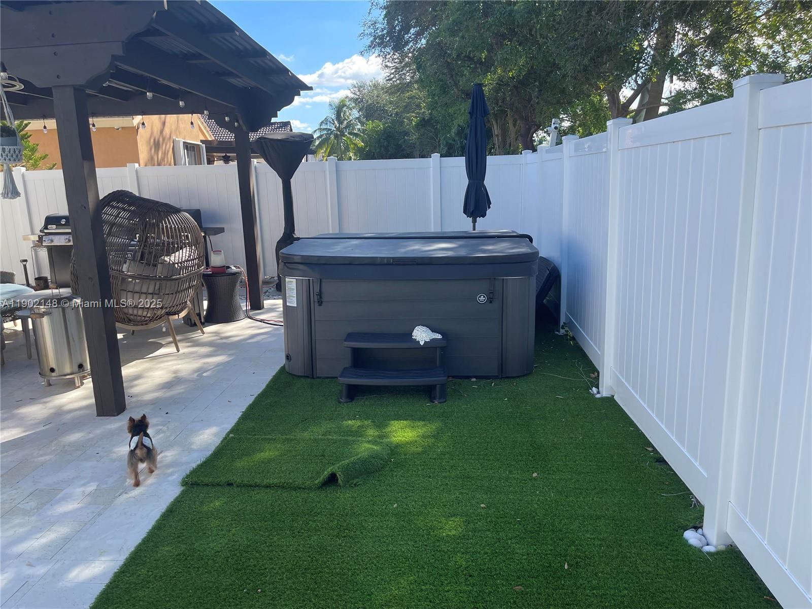 SUNSET LAKES PLAT TWO - Residential