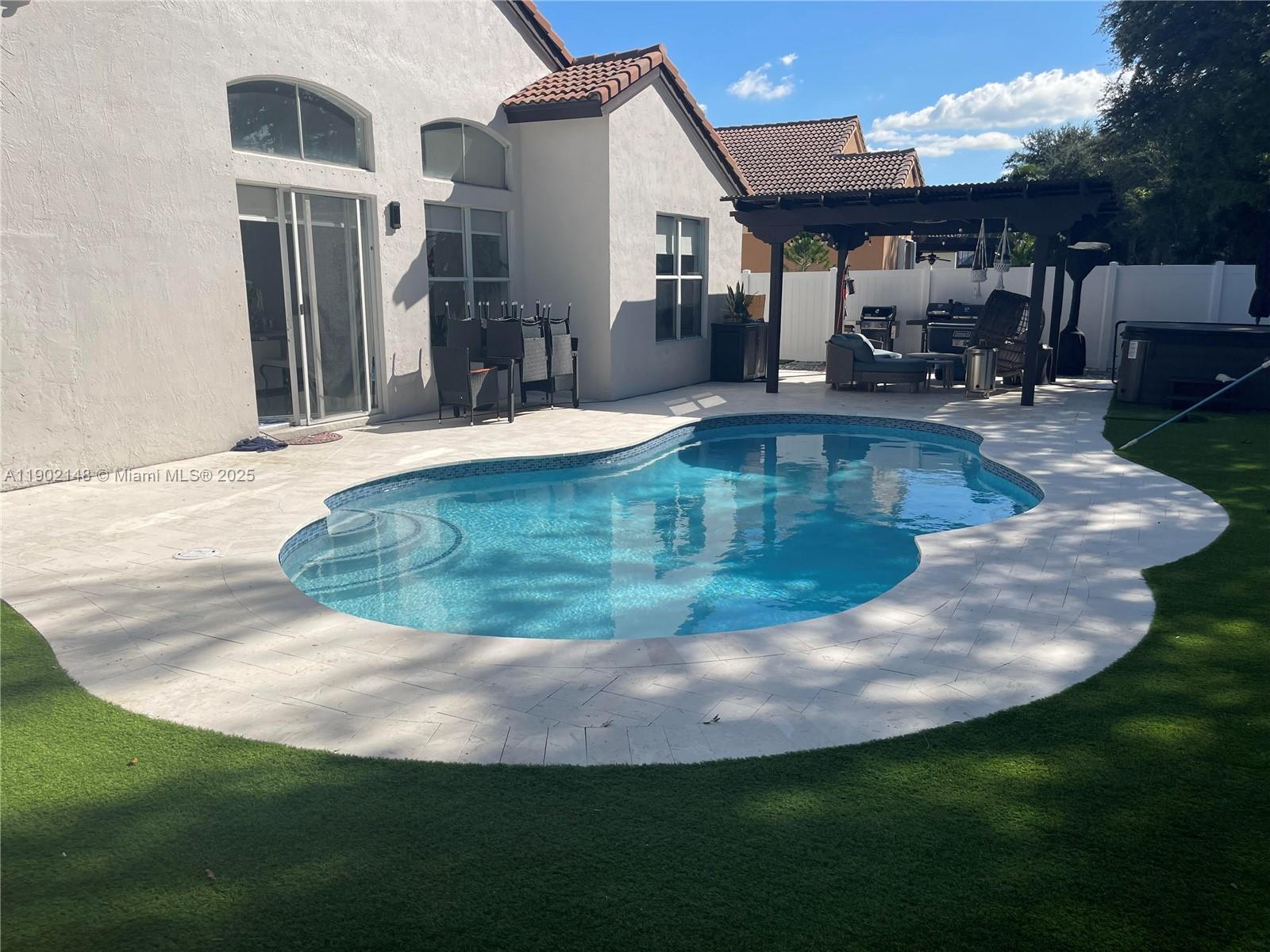 SUNSET LAKES PLAT TWO - Residential