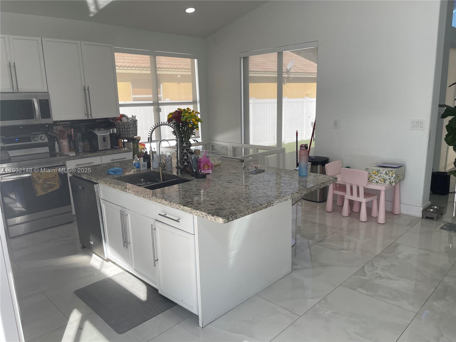 SUNSET LAKES PLAT TWO - Residential