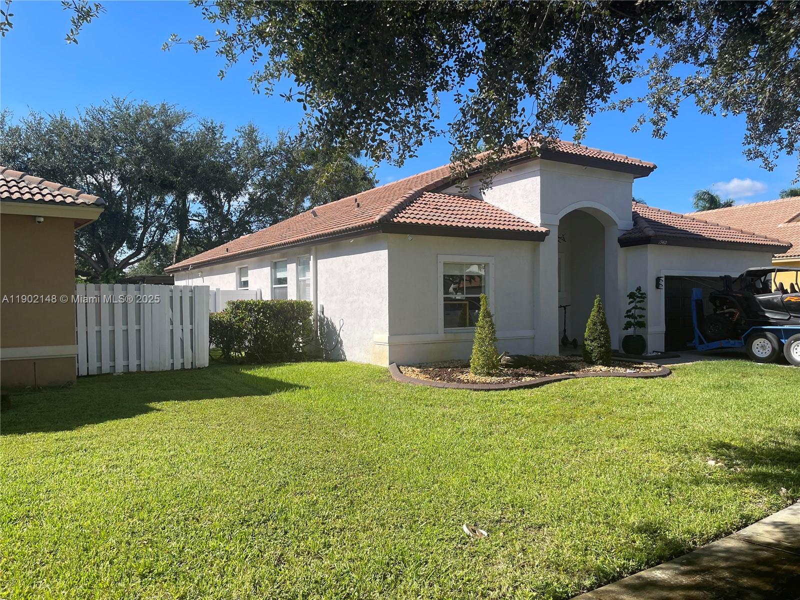 SUNSET LAKES PLAT TWO - Residential