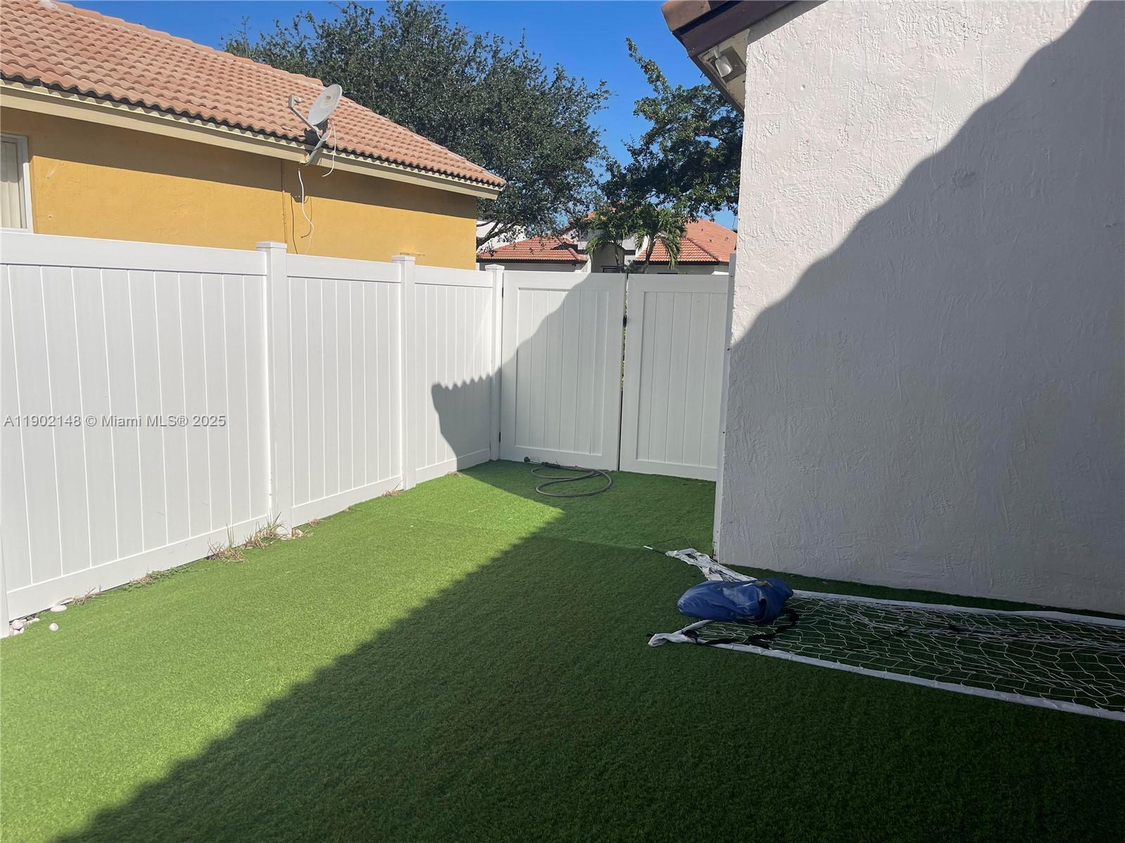 SUNSET LAKES PLAT TWO - Residential