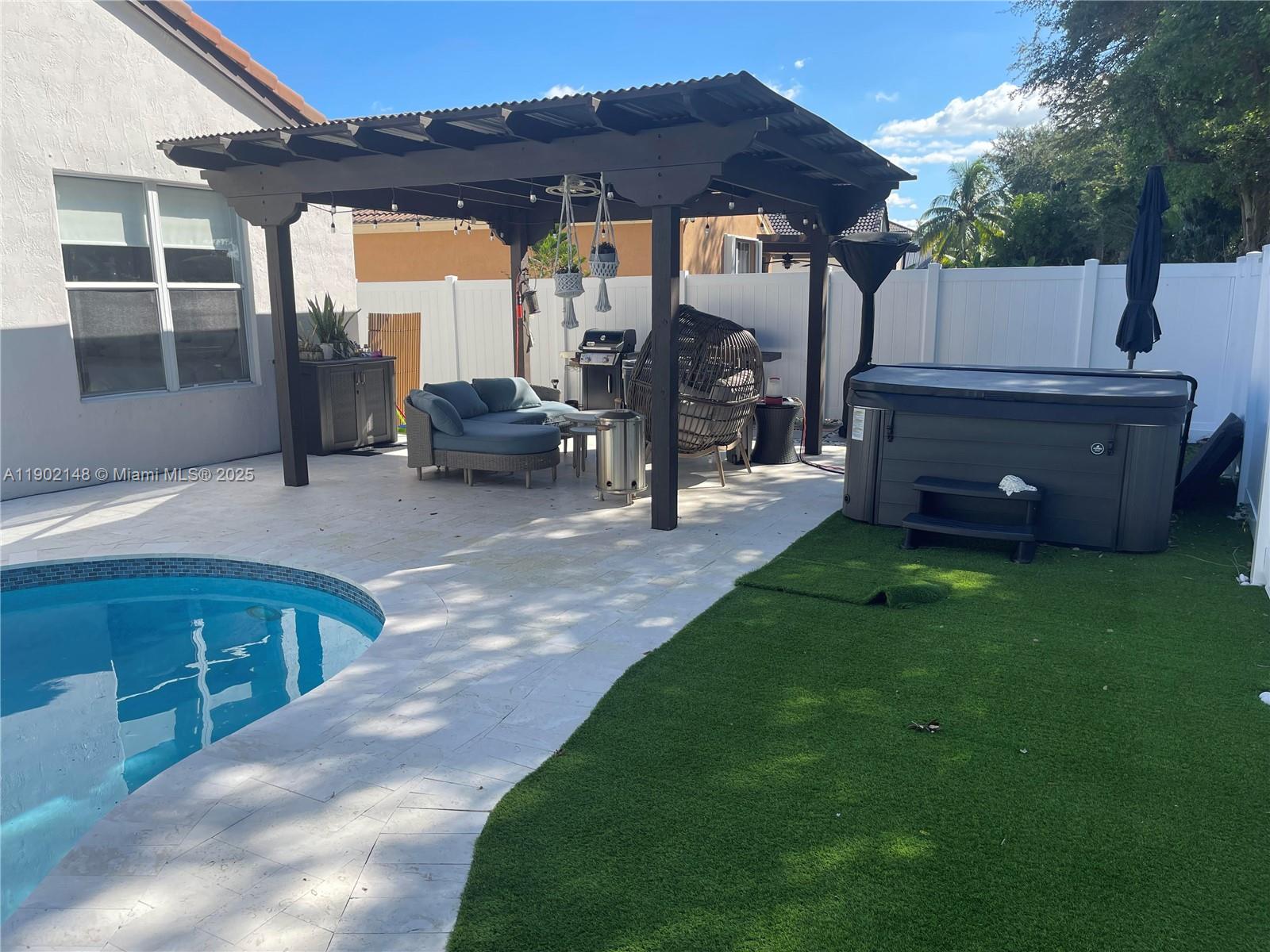 SUNSET LAKES PLAT TWO - Residential