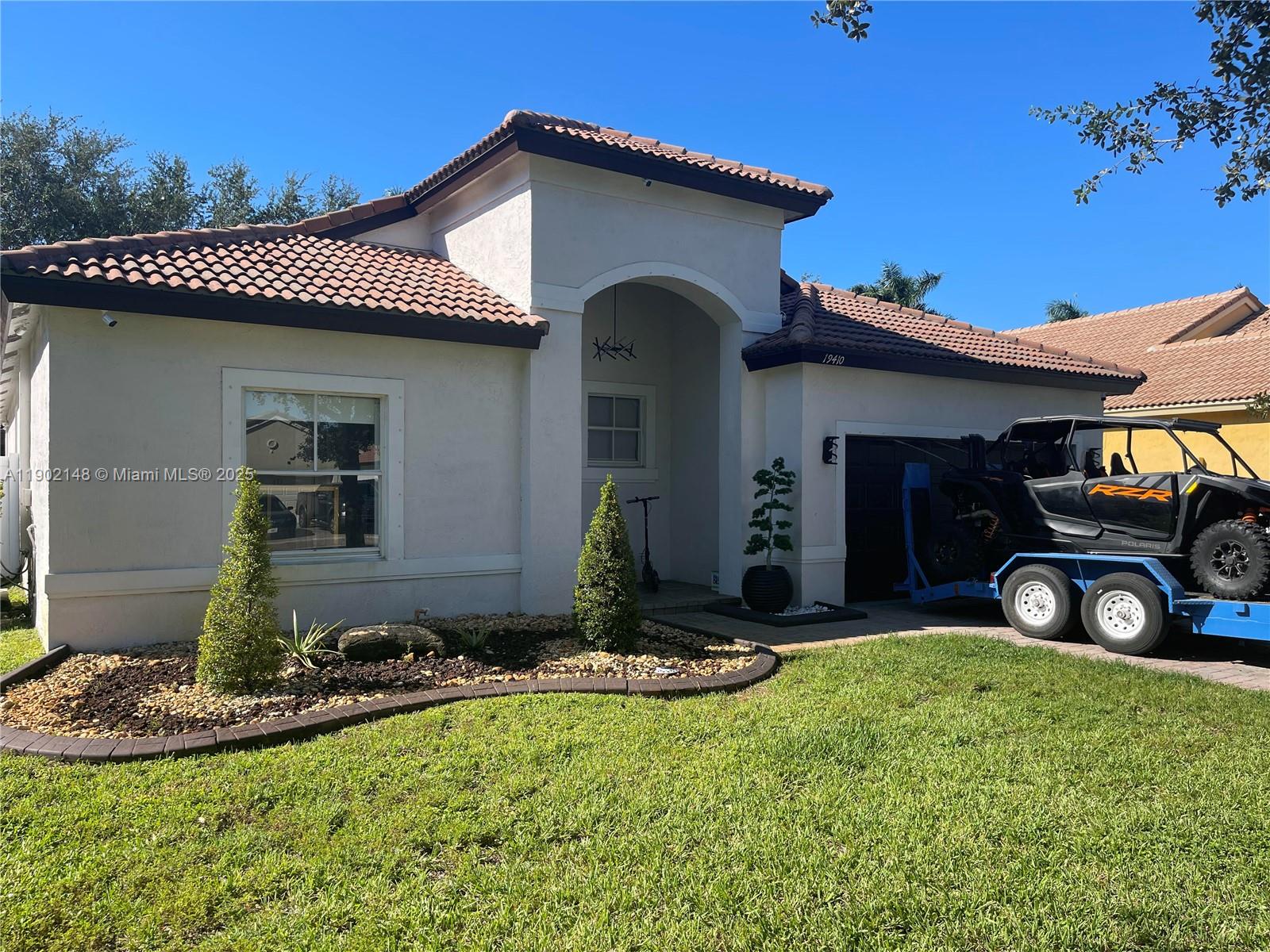 SUNSET LAKES PLAT TWO - Residential