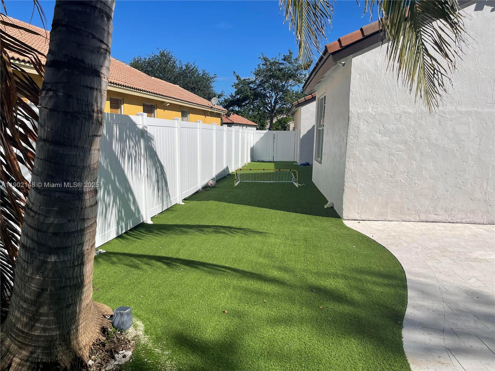 SUNSET LAKES PLAT TWO - Residential