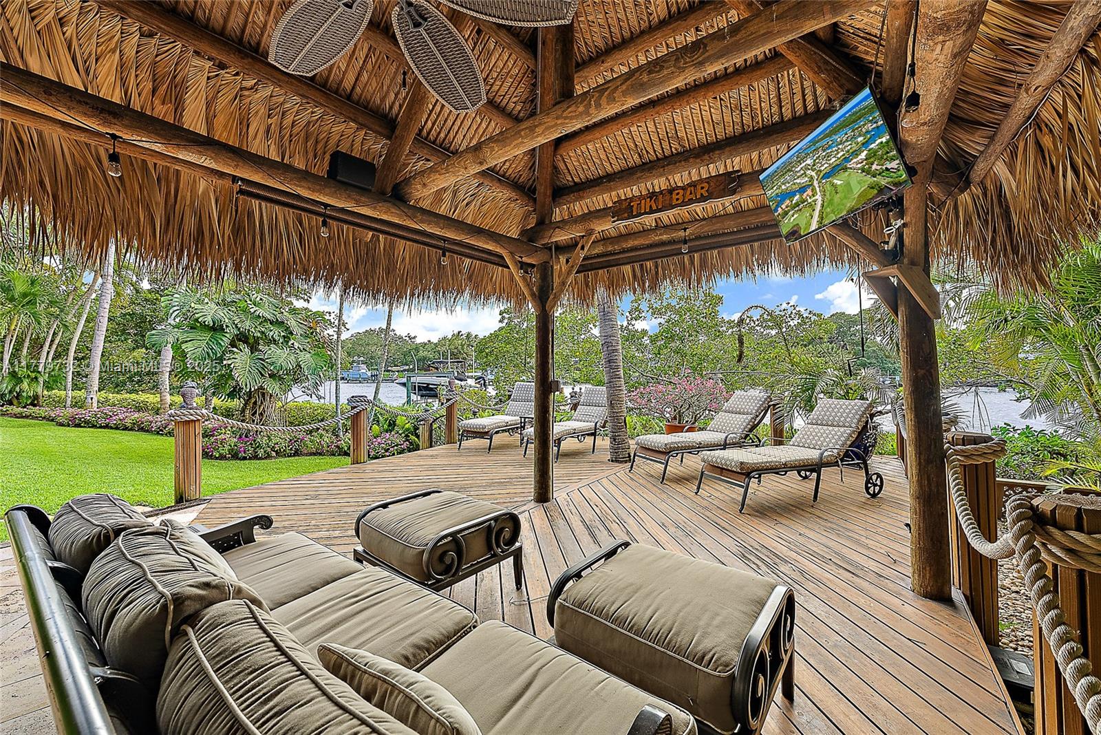Islands of Jupiter - Residential
