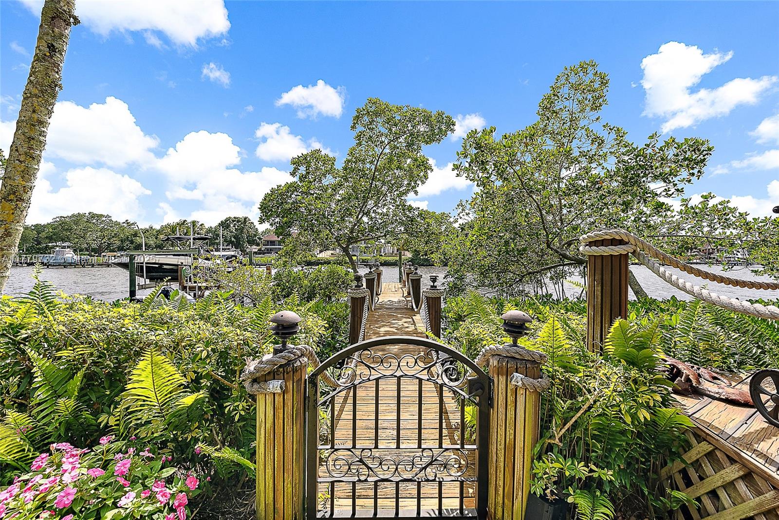 Islands of Jupiter - Residential