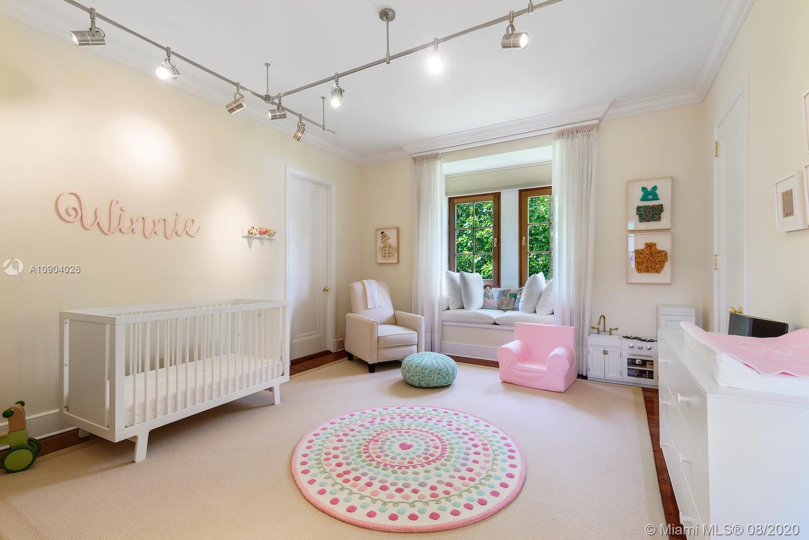 LEAFY WAY - Residential