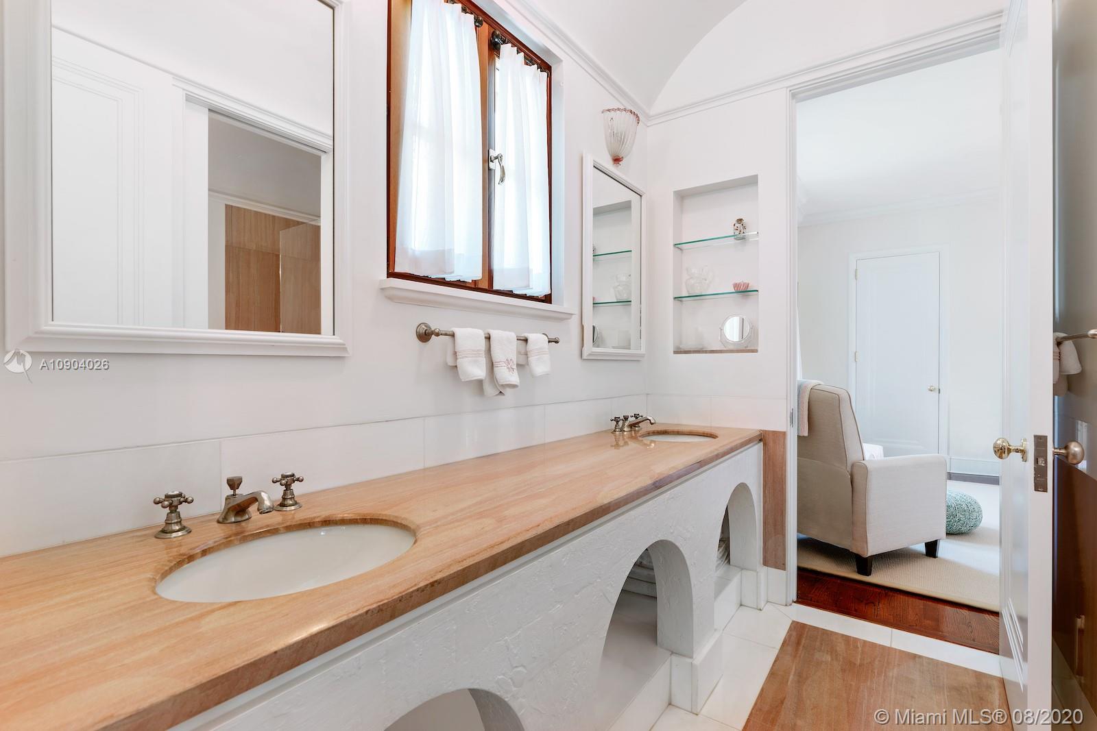 LEAFY WAY - Residential