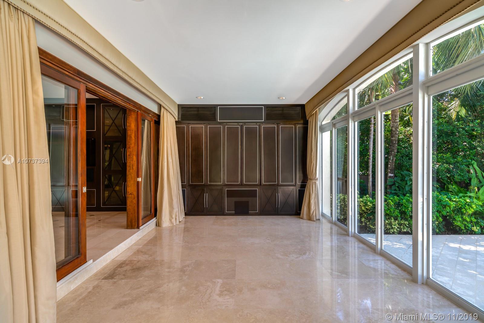 GOLDEN BEACH SEC F - Residential