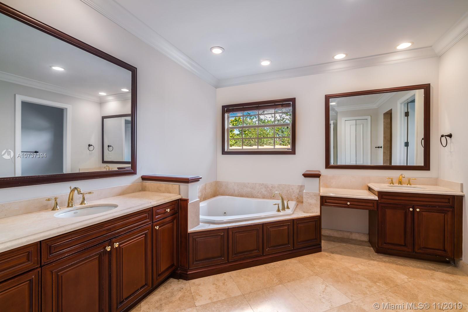 GOLDEN BEACH SEC F - Residential